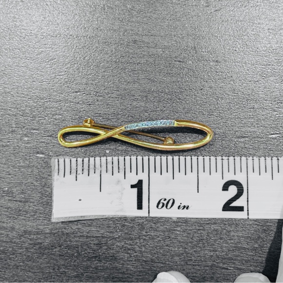 Vintage Solid 14K Elegant Gold Infinity Brooch With Small Diamonds - Picture 6 of 9